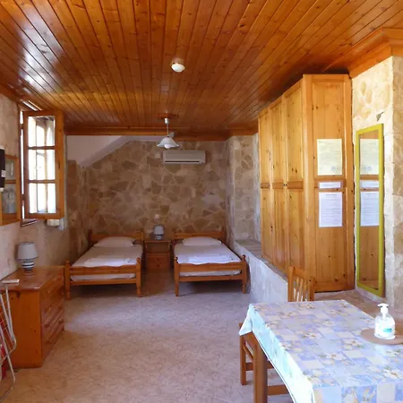 Nikitas Apartamento *